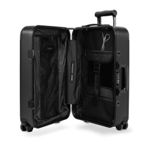 Mala SOLGAARD - Carry-On Closet®