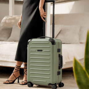 Mala SOLGAARD - Carry-On Closet®